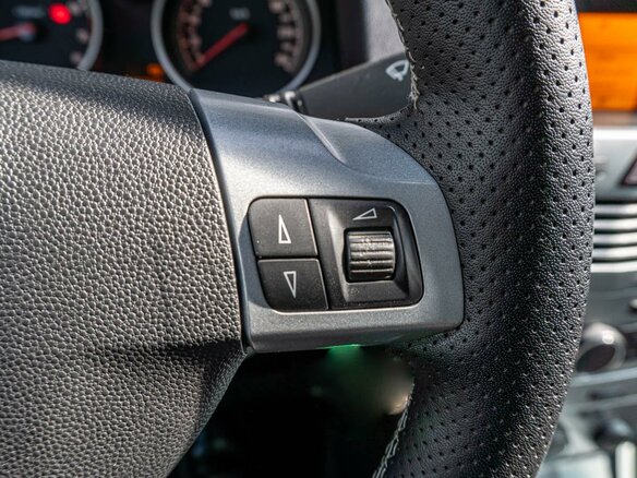 2011 Opel Astra H Рестайлинг, белый, 459000 рублей - вид 17