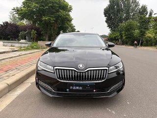 2023 Skoda Superb III Рестайлинг, чёрный, 1850100 рублей, вид 2