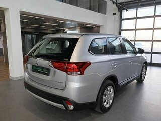 2015 Mitsubishi Outlander III Рестайлинг 2, серебристый, 1669000 рублей, вид 4
