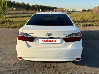 2016 Toyota Camry VII (XV50) Рестайлинг, белый, 2100000 рублей, вид 5