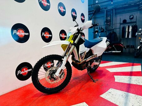 2026 Husqvarna 701 Enduro, белый, 1550000 рублей, вид 5