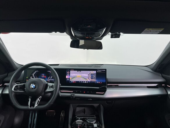 2025 BMW 5 серии 520i VIII (G60/G61/G68), чёрный, 6990000 рублей - вид 8