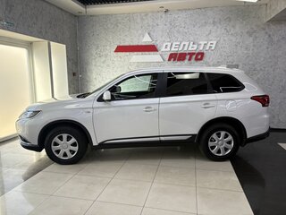 2018 Mitsubishi Outlander III Рестайлинг 2, белый, 1695000 рублей, вид 2