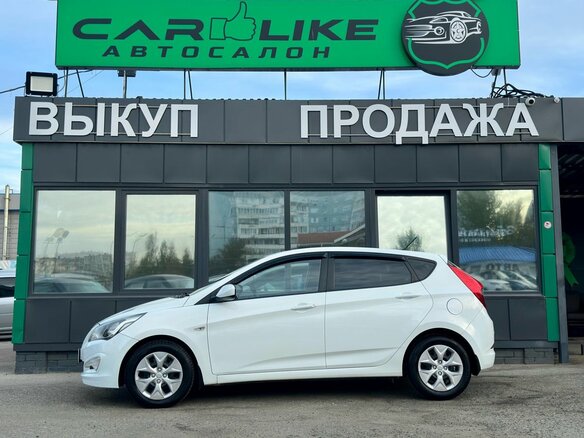 2015 Hyundai Solaris I Рестайлинг, белый - вид 2