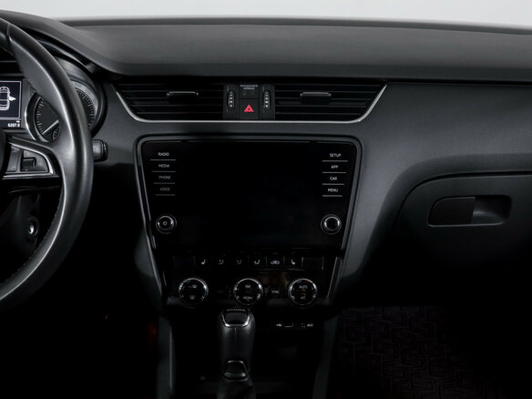 2017 Skoda Octavia III (A7) Рестайлинг, серебристый, 1498000 рублей - вид 12