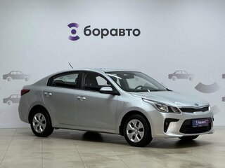 2019 Kia Rio IV, чёрный, 1350000 рублей, вид 3