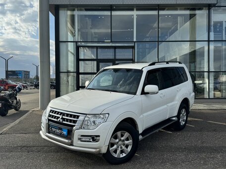 2014 Mitsubishi Pajero IV Рестайлинг 2, белый, 2415000 рублей, вид 1
