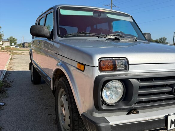 2011 Lada (ВАЗ) 2131 (4x4) I, серебристый, 475000 рублей