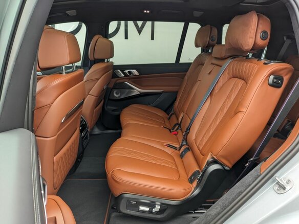 2026 BMW X7 40d I (G07) Рестайлинг, серый, 17900000 рублей - вид 13