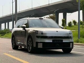 2025 Lynk & Co 900, серебристый, 6997033 рублей, вид 3