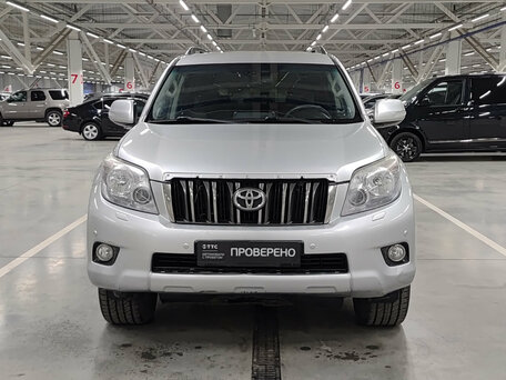 2011 Toyota Land Cruiser Prado 150 Series, серебристый, 2200000 рублей, вид 2
