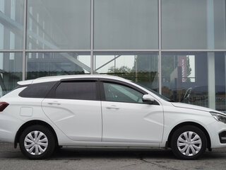 2024 Lada (ВАЗ) Vesta SW I Рестайлинг (NG), белый, 1500000 рублей, вид 4