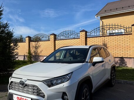 2020 Toyota RAV4 V (XA50), белый, 2940000 рублей, вид 2