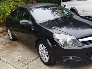 2010 Opel Astra GTC H Рестайлинг, чёрный, 240999 рублей, вид 2