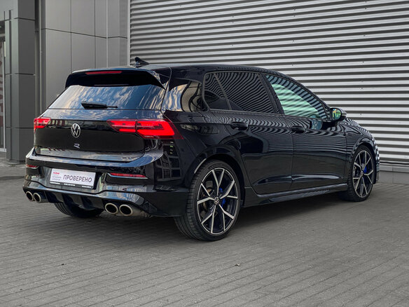 2021 Volkswagen Golf R VIII, чёрный, 4550000 рублей - вид 4