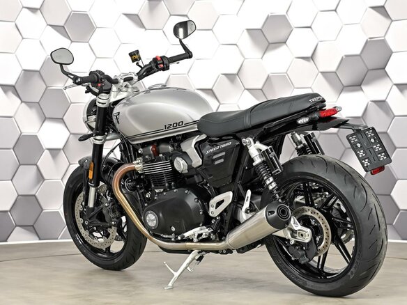 2026 Triumph Speed Twin, серебристый, 1699000 рублей - вид 7