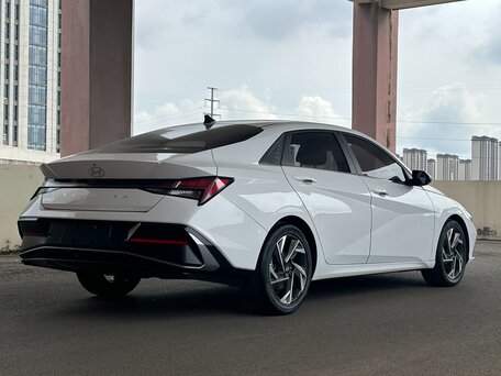 2023 Hyundai Elantra N Line VII (CN7) Рестайлинг, белый, 2050000 рублей, вид 5
