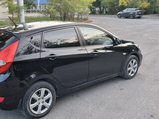 2011 Hyundai Solaris I, чёрный, 605000 рублей, вид 4