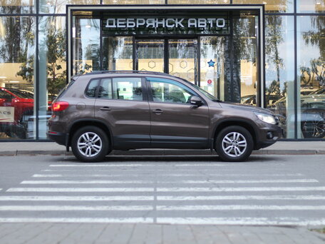 2016 Volkswagen Tiguan I Рестайлинг, коричневый, 1690000 рублей, вид 3