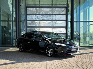 2020 Toyota Camry VIII (XV70), чёрный, 3049000 рублей, вид 1