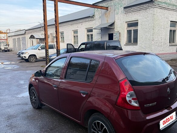 2014 Renault Sandero I, красный, 600000 рублей - вид 2