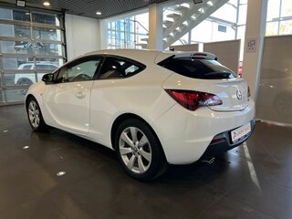 2013 Opel Astra GTC J Рестайлинг, белый, 684000 рублей, вид 5