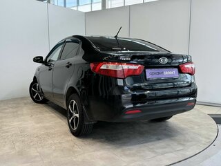 2012 Kia Rio 5-speed III, чёрный, 900000 рублей, вид 3