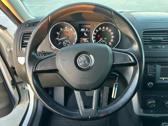 2016 Skoda Yeti I Рестайлинг, белый, 1509900 рублей - вид 14