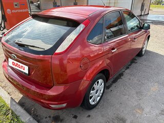 2008 Ford Focus II Рестайлинг, красный, 420000 рублей, вид 5