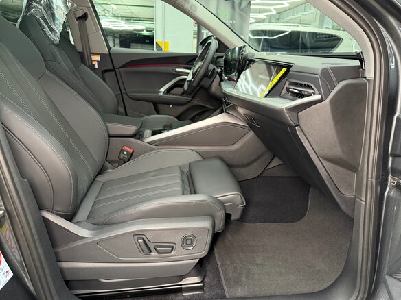 2025 Audi Q5 45 TFSI III (GU), серый, 9800000 рублей - вид 17