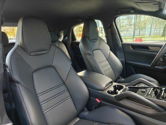 2026 Porsche Cayenne Turbo GT Coupé III Рестайлинг, серый, 36780000 рублей - вид 17