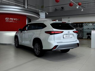 2026 Toyota Highlander IV (XU70), белый, 5790000 рублей, вид 4