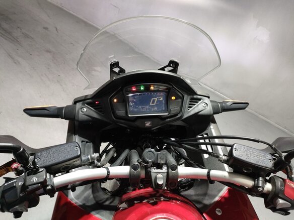 2015 Honda VFR 800, красный, 602000 рублей - вид 4