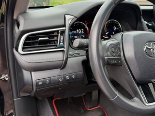 2023 Toyota Camry VIII (XV70) Рестайлинг, чёрный, 4550000 рублей, вид 5