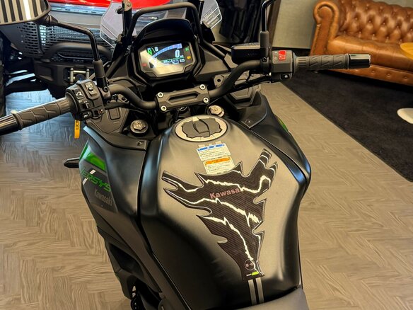 2024 Kawasaki Versys 650, зелёный, 900000 рублей - вид 18