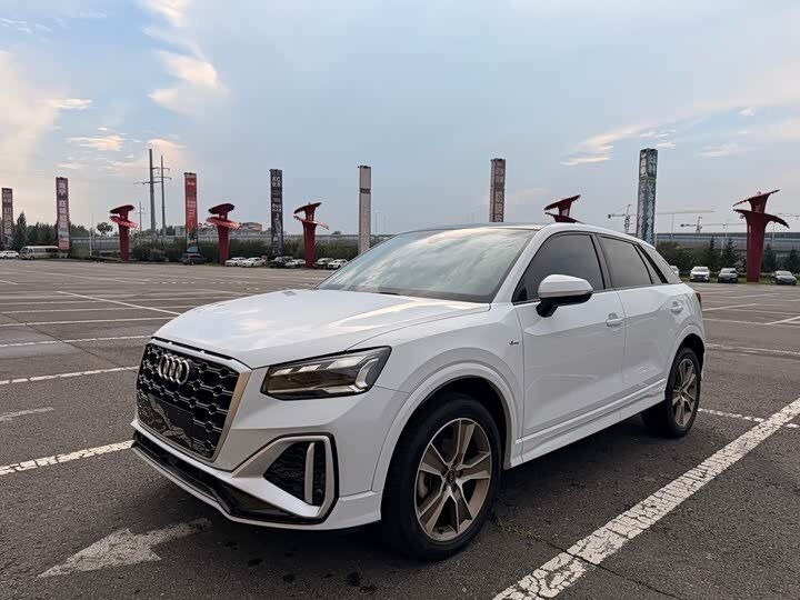 Открыть фотографии: Audi Q2 I Рестайлинг