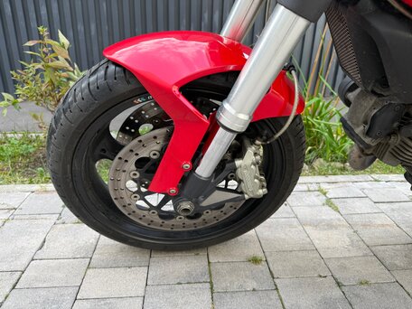 2008 Ducati Monster 696, красный, 385000 рублей, вид 3