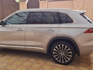 2026 Geely Monjaro (Xingyue L) I Рестайлинг 2 (China Market), серебристый, 4390000 рублей, вид 2