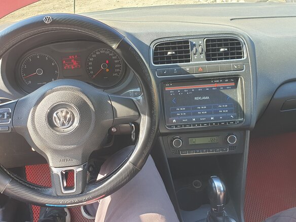 2011 Volkswagen Polo V, красный, 630000 рублей - вид 4
