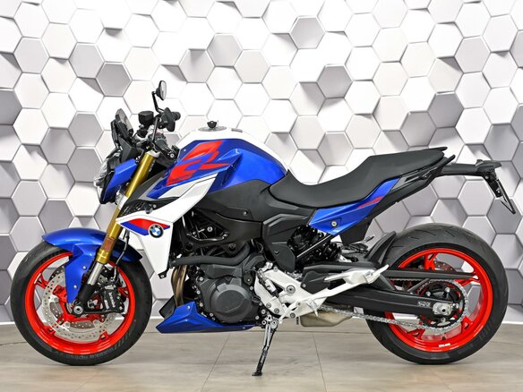 2026 BMW F 900 R, синий, 1449000 рублей - вид 3
