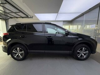 2017 Toyota RAV4 IV (XA40) Рестайлинг, чёрный, 1899000 рублей, вид 4