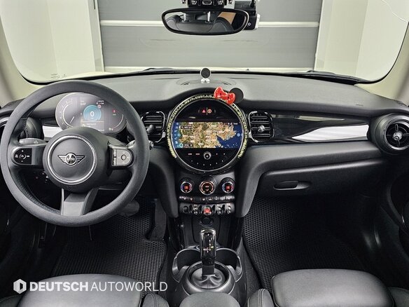 2022 Mini Hatch Cooper III (F55/F56) Рестайлинг 2, белый, 1780000 рублей - вид 4