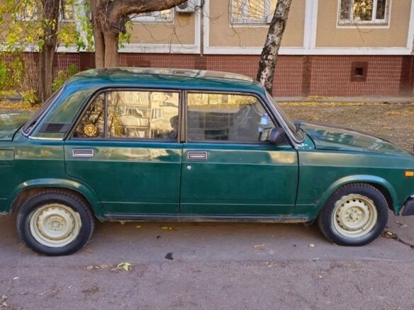 1999 Lada (ВАЗ) 2105, зелёный, 115000 рублей - вид 1