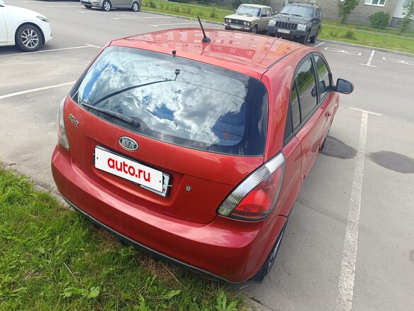 2009 Kia Rio II Рестайлинг, красный, 400000 рублей - вид 7