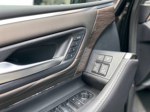 2024 Toyota Alphard IV, чёрный - вид 6