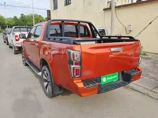 2023 Isuzu D-Max III, оранжевый, 2950000 рублей, вид 5