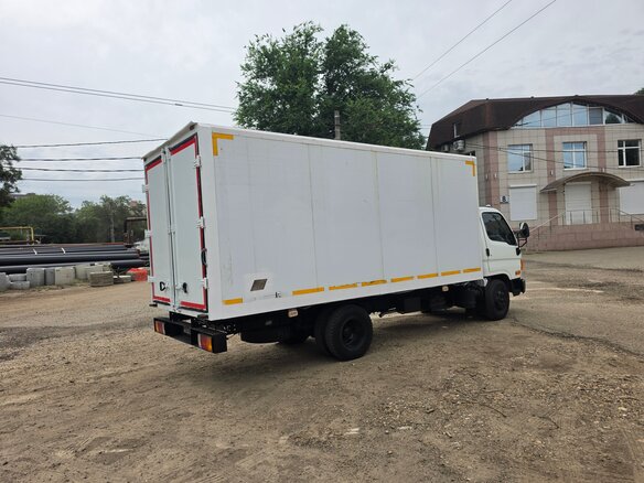 2011 Hyundai e-Mighty, белый, 1600000 рублей - вид 5