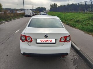 2010 Volkswagen Jetta V, белый, 890000 рублей, вид 2