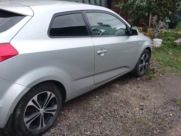 2009 Kia Ceed I, серебристый, 560000 рублей - вид 1