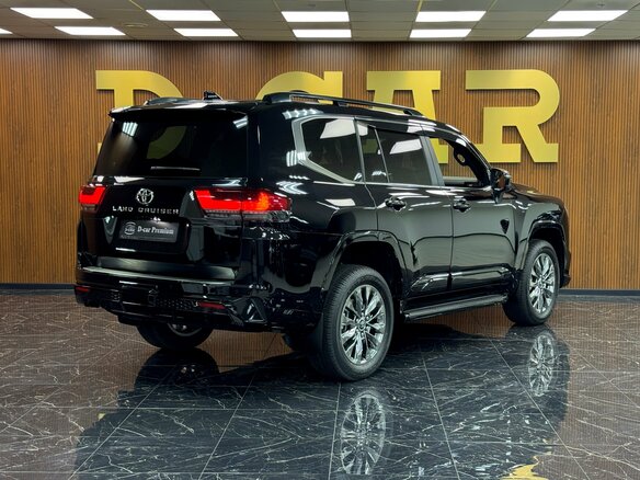 2026 Toyota Land Cruiser 300 Series, чёрный - вид 5